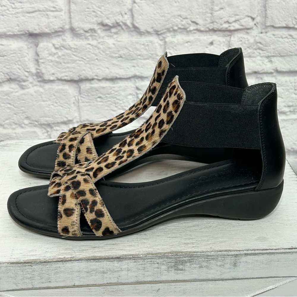 THE FLEXX Band Together Leopard Print Zcow Hair T-Strap Sandals - Picture 6 of 14